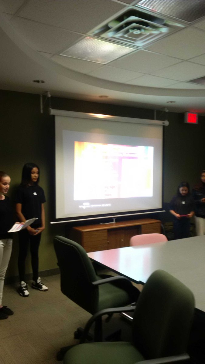 JackNigro's tweet image. Feyrooz, Jayna, Brianna and Makaylah from Parkdale PS @tdsb present their Hours 4U app to EDU Staff. #MSICEdAppHack