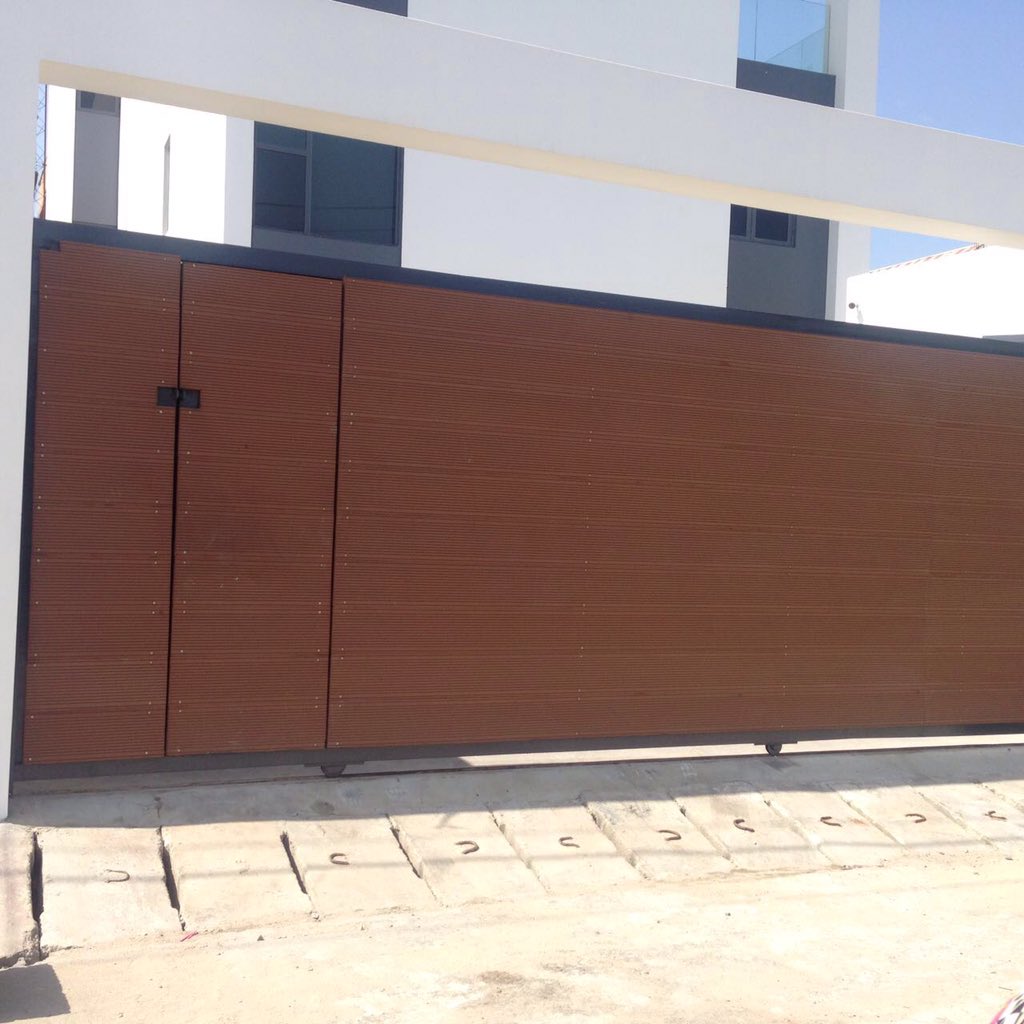 aklolu's tweet photo. wnm's #compositesolutions all over the place #woodplasticcomposite deck & cladding. Pretty, I must say! https://t.co/OZnR4JlslC