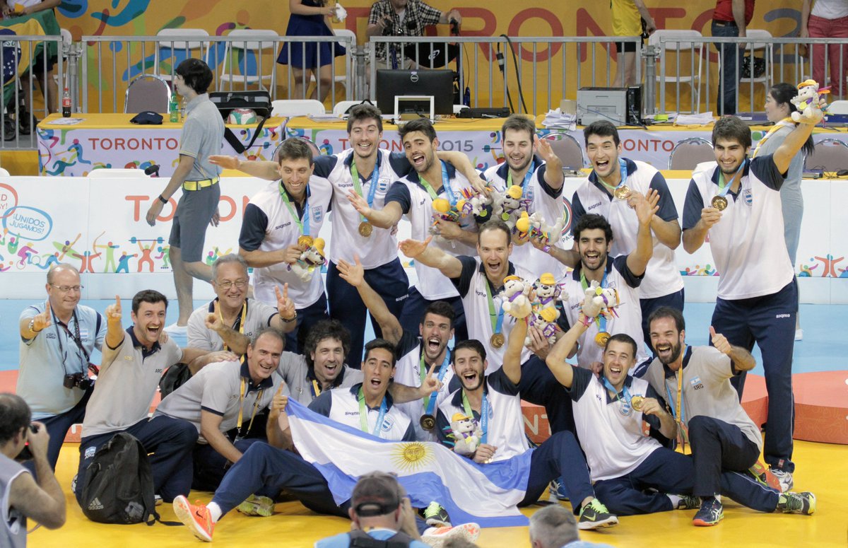 PrensaCOA's tweet photo. #Voley La selección masculina, dirigida por Julio Velasco, ya tiene rivales para Río 2016: https://t.co/y1WNup6PHj https://t.co/UTlhtB0Qo3