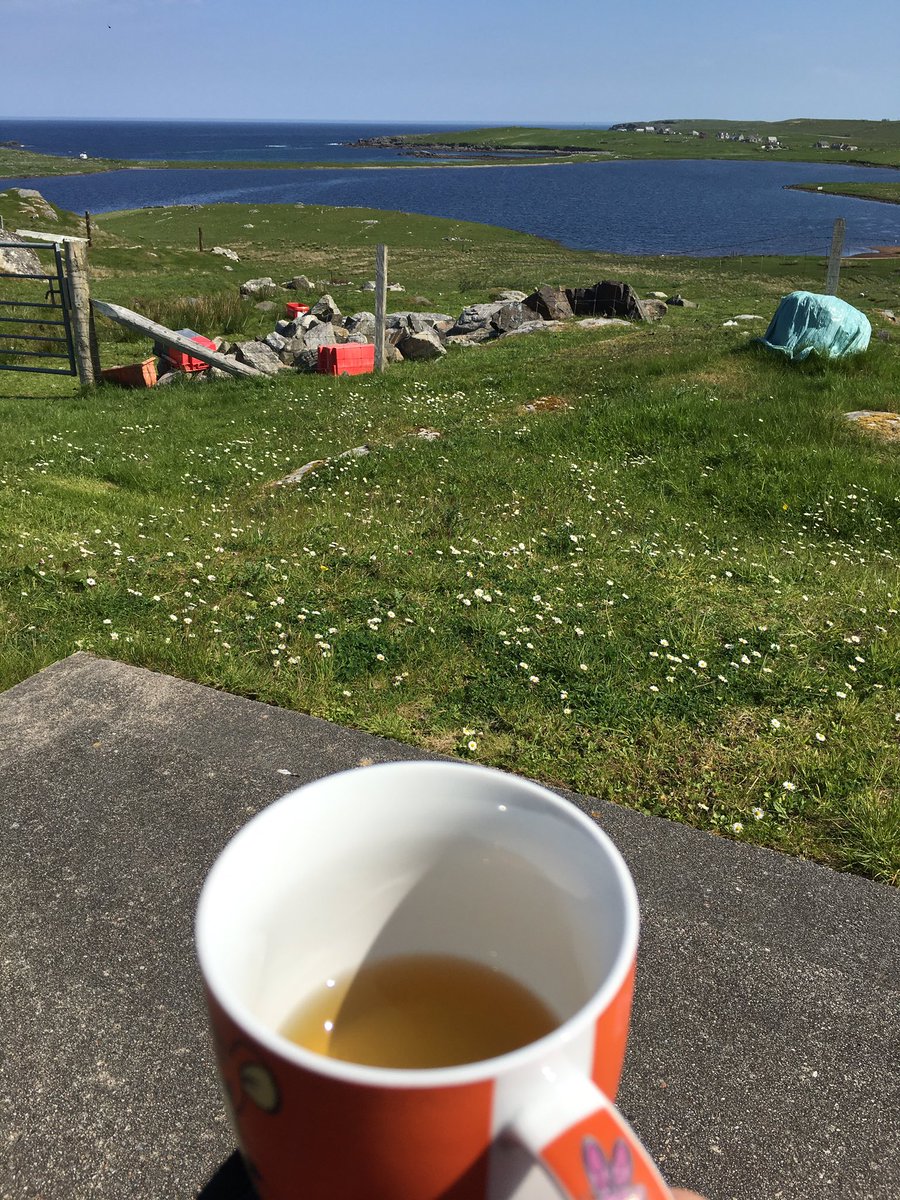 Mostlywind's tweet photo. Not a bad day/view with my cuppa! #westisbest #siabost #IsleofLewis https://t.co/mKy9uSntJy