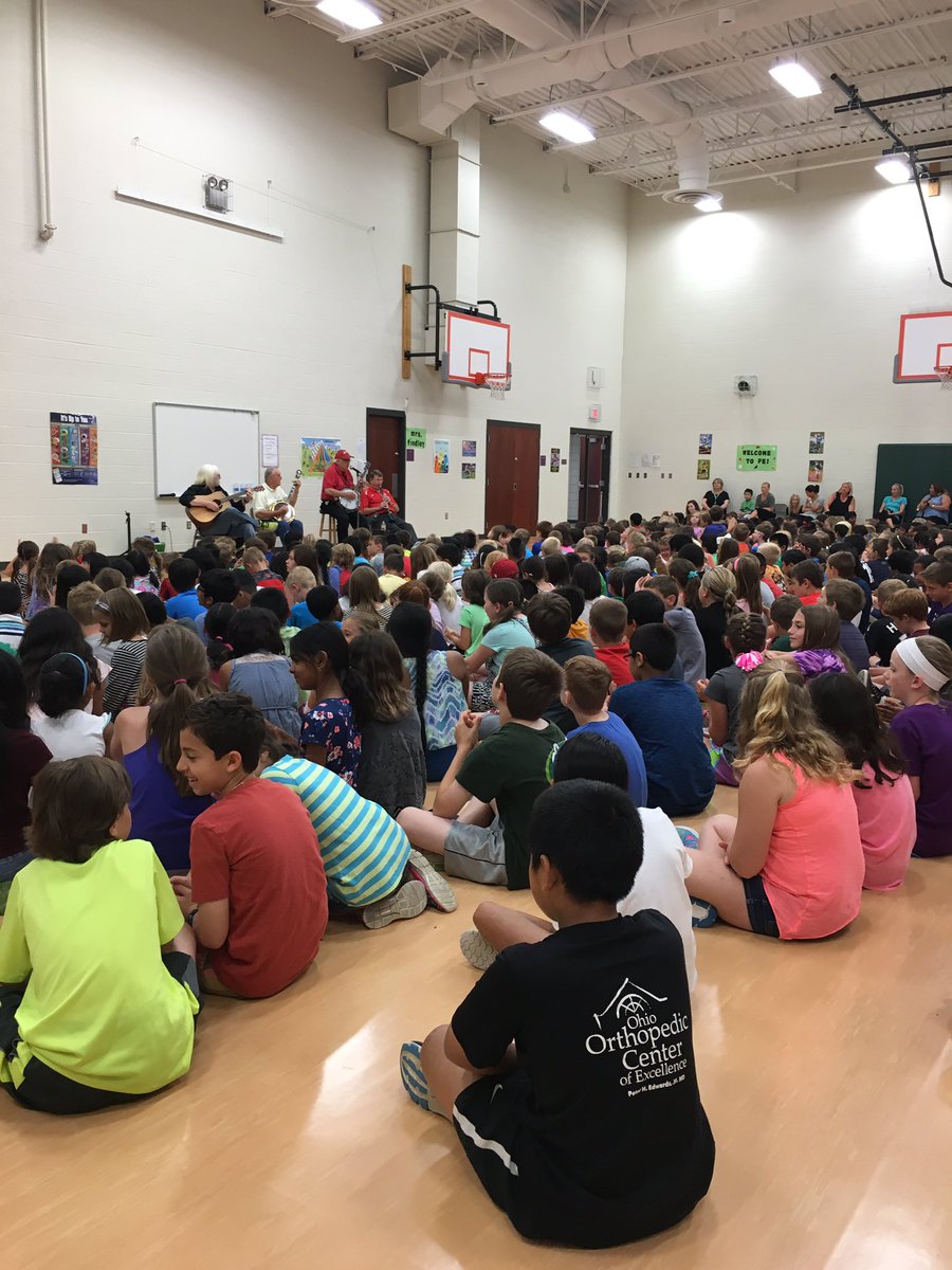 greDCSD's tweet photo. We had a GREat sing-a-long assembly this morning along with an inspirational song from K-Shizzle! https://t.co/BBKmEI3Byp