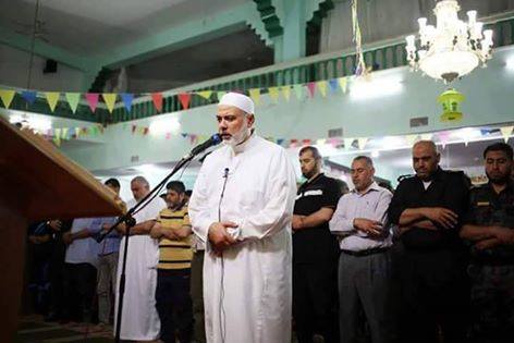 #صورة من صلاة التراويح في #غزة بإمامة . د إسماعيل هنية