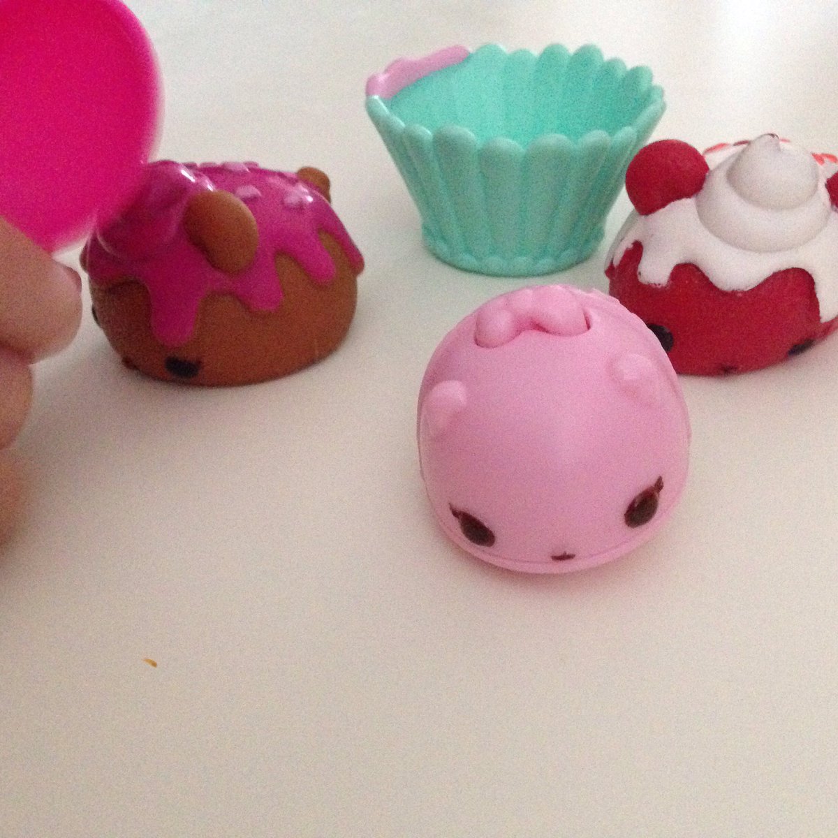 tweetinghelena's tweet photo. Win a deluxe pack of Num Noms and 2 mystery pots #recipeformischief https://t.co/as1yPTje7H https://t.co/pjzrQnH22X