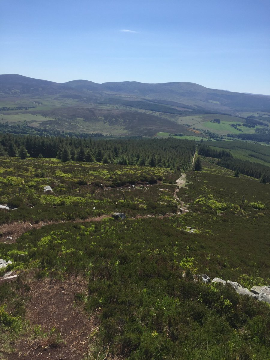Oegarawany's tweet photo. #firsttimehiking #seefinmountain #wicklow #discoverdublin https://t.co/5rwbcAoJsH