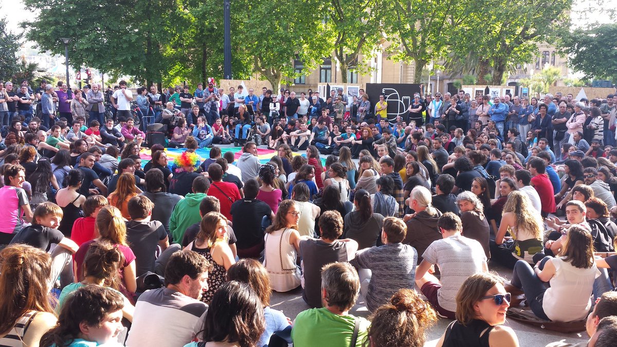 La Marea Azul contra el PaP de Tolosa sí q era multitudinaria, no como estos cuatro gatos contra la incineradora!