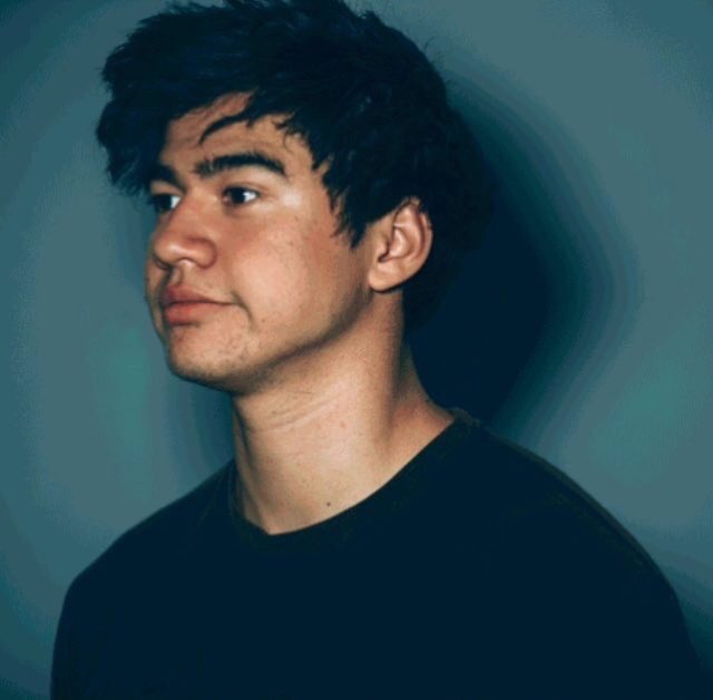 Fading_Aurora's tweet image. This is pure art
#MTVAWARDSSTAR 5 Seconds Of Summer