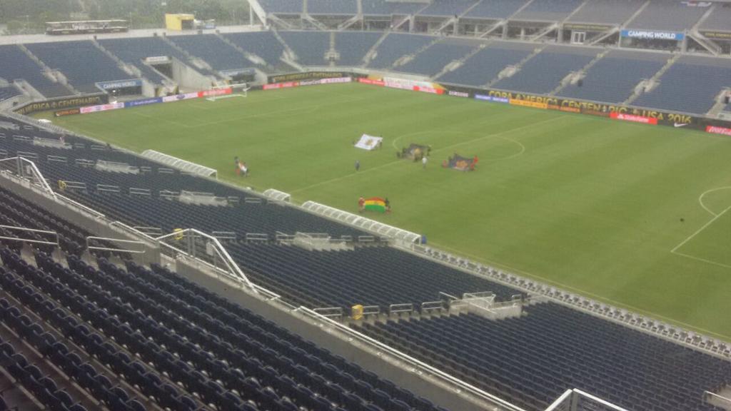 BarraPielroja's tweet photo. Asi la practica que hace la organizacion antes de los partidos #PanamaMakingHistory #SoyPielRoja https://t.co/DDzYhrMYJ8