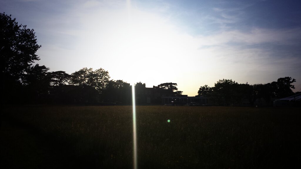 emcdesignltd's tweet photo. Gorgeous sunshine &amp; work @andreadingshow this evening.  #jobsatemc https://t.co/UpJl4qEO08