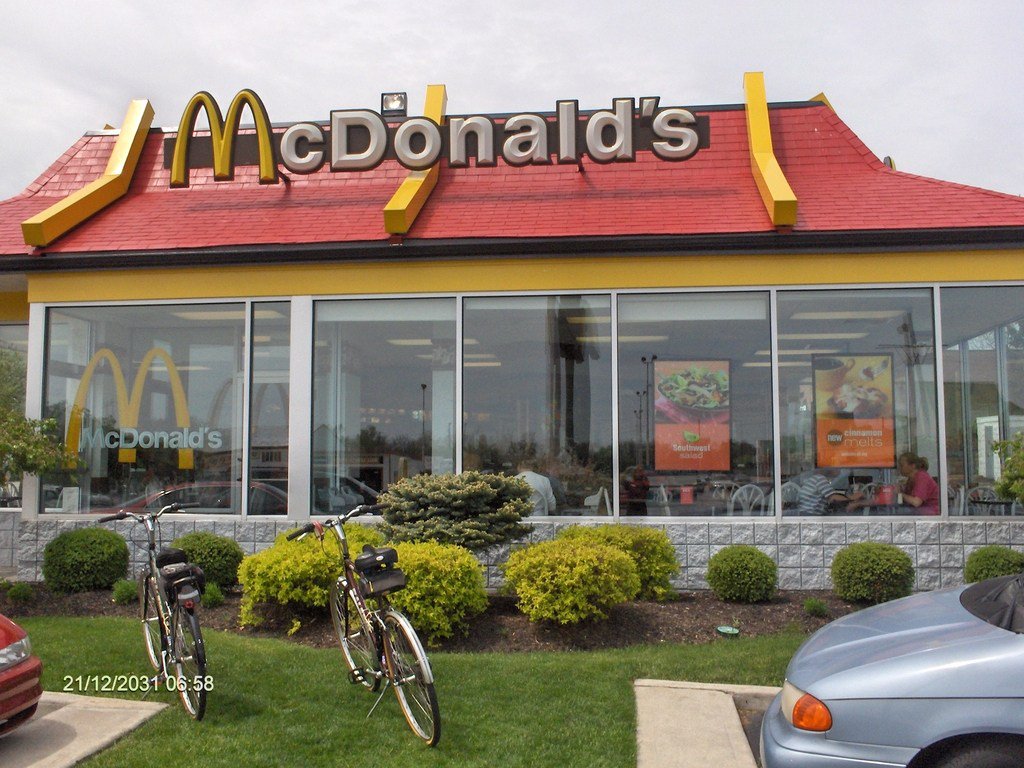 WotsdabuzzRyan's tweet photo. McDonald’s Advises That Employees Get A Second Job To Make A Livable Wage https://t.co/34yM9gAAWb https://t.co/5doQ1CWXjk