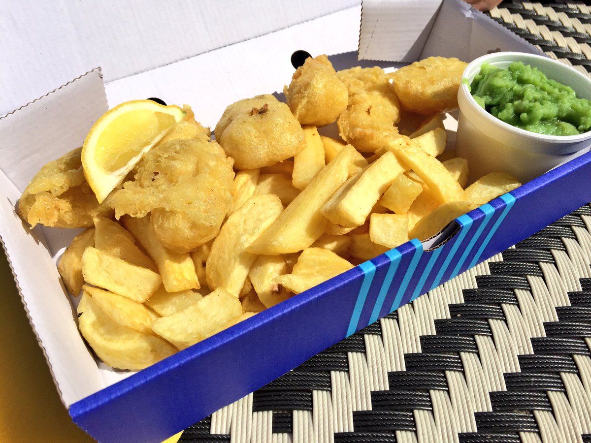 Treat yourself, the partner and the kids! Fresh fish &amp; Chips on a #Monday 💪🏻

You'll be the firm favourite! 🙌🏻