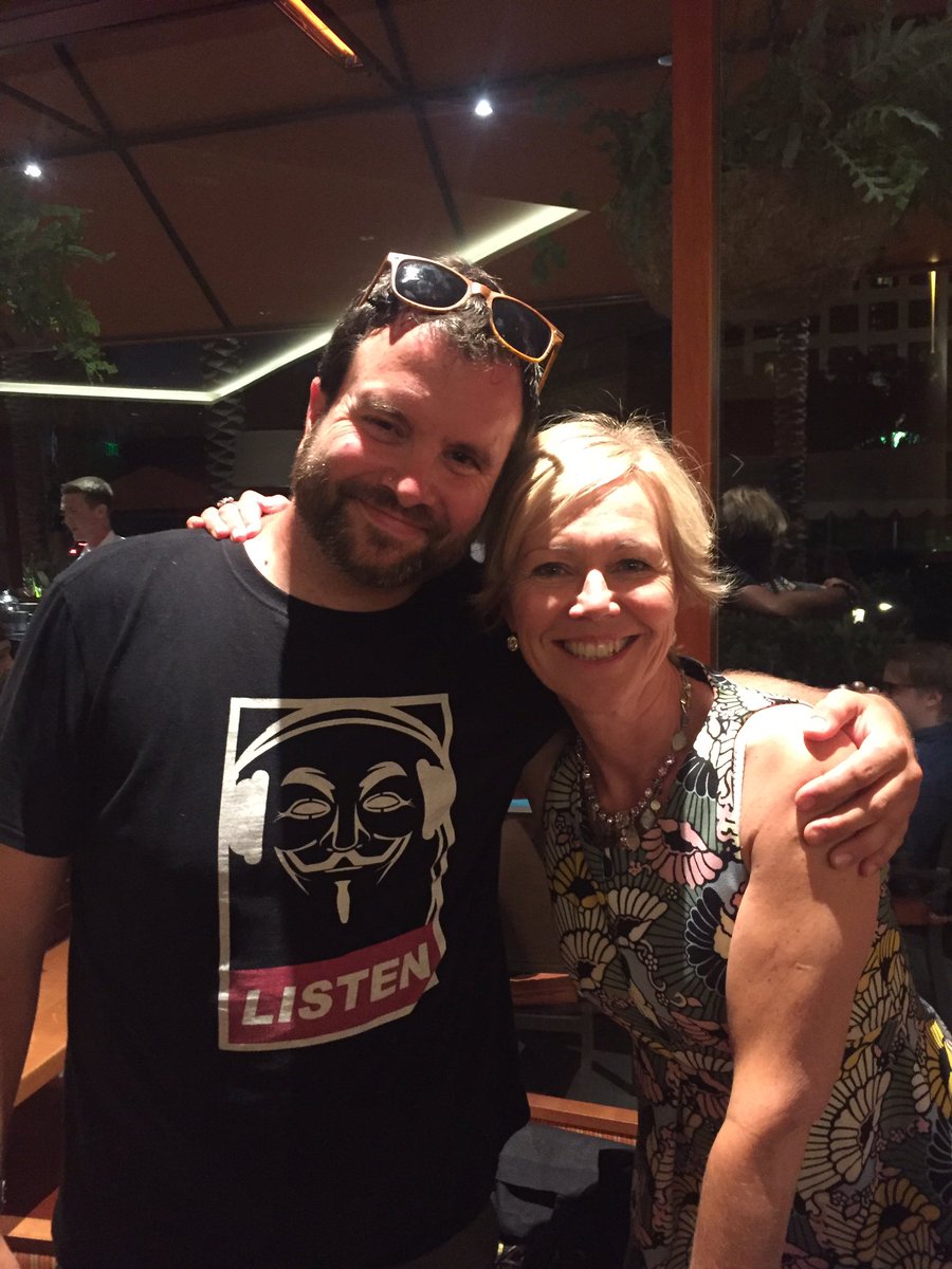 MikeMercer's tweet photo. GR8 Time w/ #AnneBisson last night @TheShowNewport w/ Alan from #AudioExcellence & Eric w/ @ribbonmics 🙏 https://t.co/3Ls0XdK8ZN