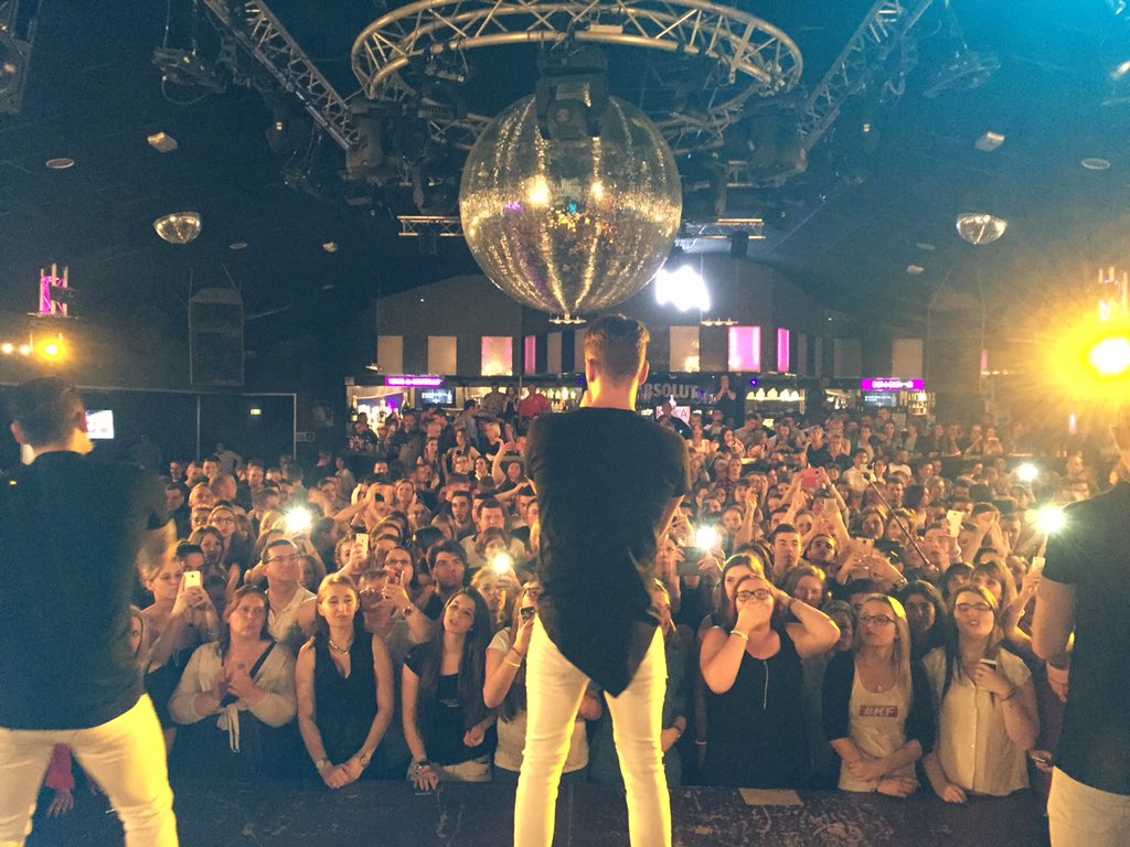 KeenvOfficiel's tweet photo. Souvenir du #K2A samedi dernier. Vendredi direction Le #KesWest et samedi le #QG (80) bonne semaine à vous 😘 https://t.co/PN9NOyaQie
