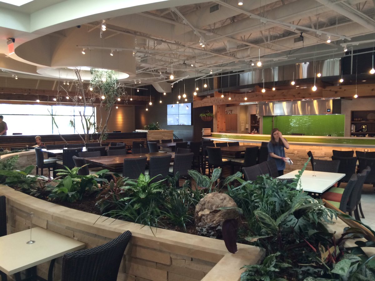 LancePaper's tweet image. Getting ready for #ChefsFeast at #KamodoGrill in Raleigh @FoodBankCENC