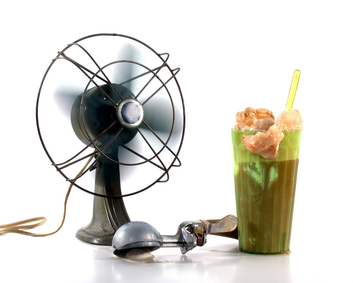 SafeinHome's tweet image. Beat the heat this summer! Check out our tips to help keep Mom cool. 

safeinhome.com/2016/06/03/bea…