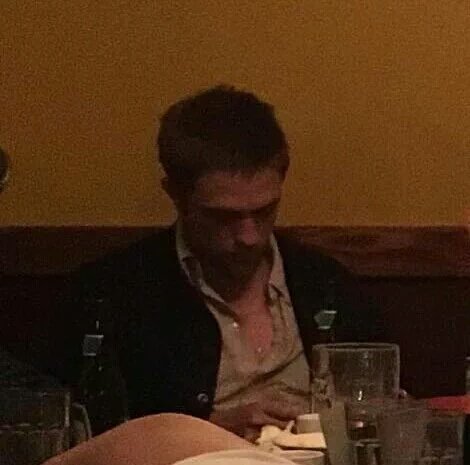 apsarapari's tweet photo. @girlstuff411 Everything about these latest #NYRob pics are 😍😍🔥🔥. #HappyRob #RelaxedRob #buzzhair #RobertPattinson https://t.co/LKHsiVBWDr