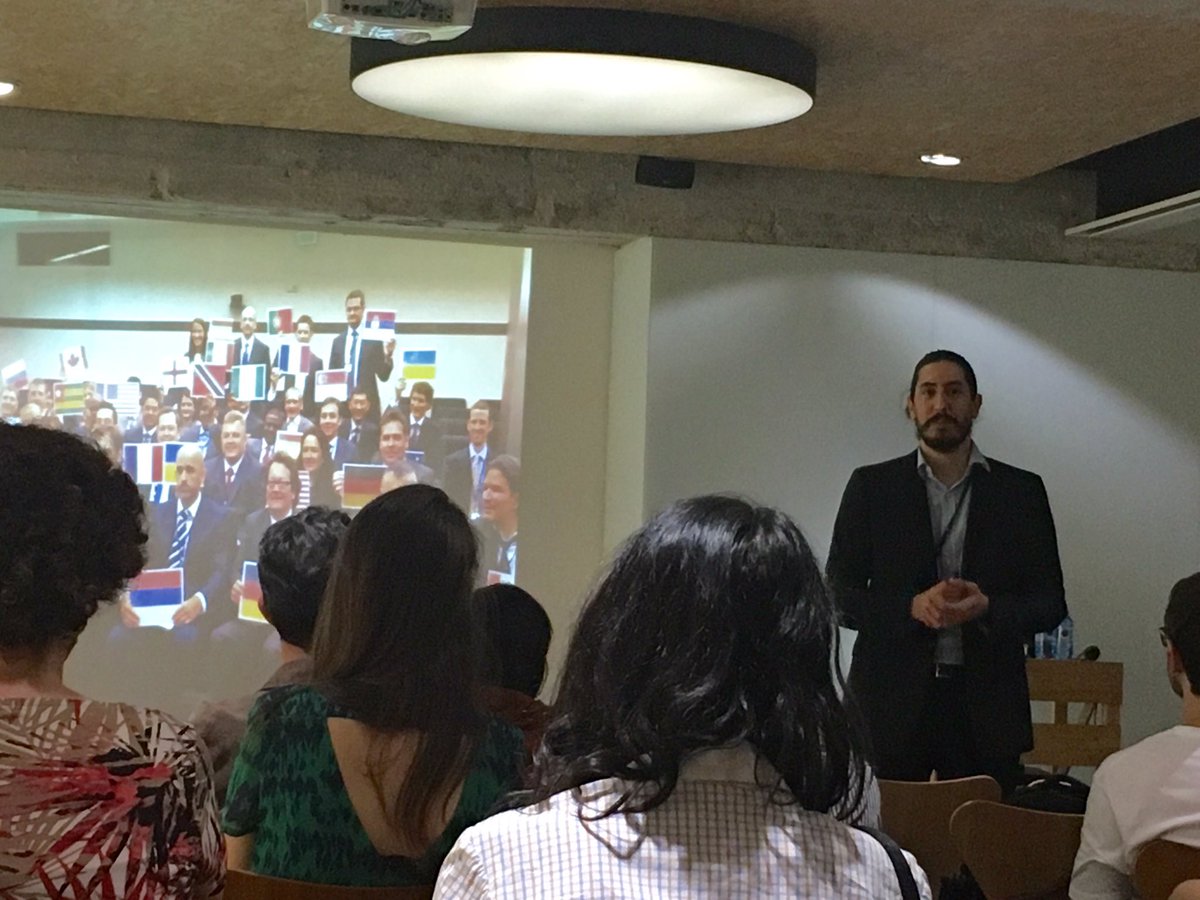 IEbusiness's tweet photo. MT @ConchitaGaldon: @neweduca - his book "The Myth of the Idea" was born at @IEbusiness from talks with students https://t.co/mqaFGIPuLR