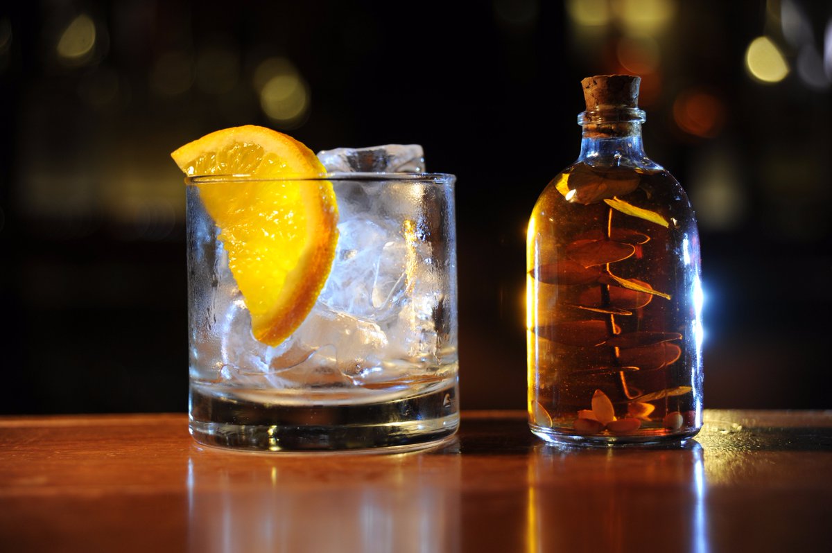 BAcoctel's tweet photo. Hoy comienza #NegroniWeek y 70 barras de Buenos Aires estarán ofreciendo su mejor versión. https://t.co/95fAVnii3h https://t.co/V9B57uFGOj