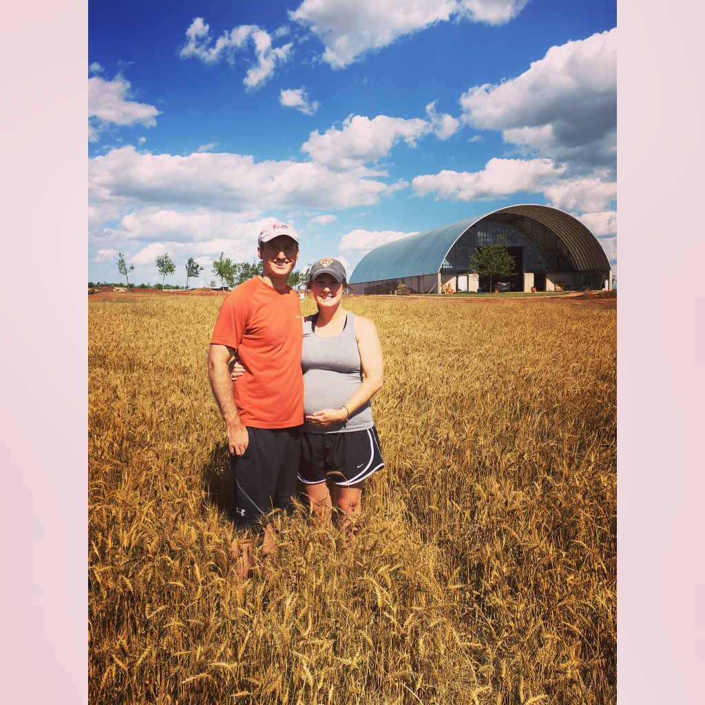 lovebeinglingo's tweet photo. Double digits till sweet babes due date!! 😍😍😍 #lingopartyofthree https://t.co/SyZjDZ0uYv