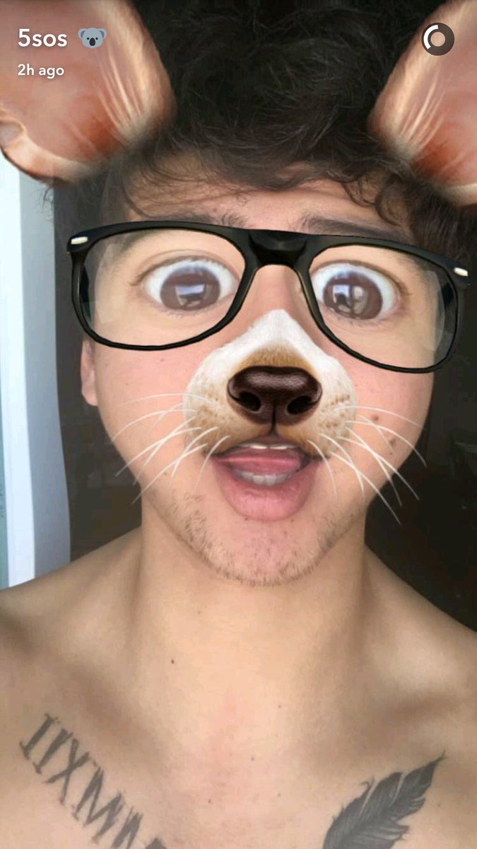 5SOSLocate's tweet photo. Thank you whoever I shall thank for having Calum use this filter I have been waiting for him to use this 🙏 https://t.co/KpecAgZIOP