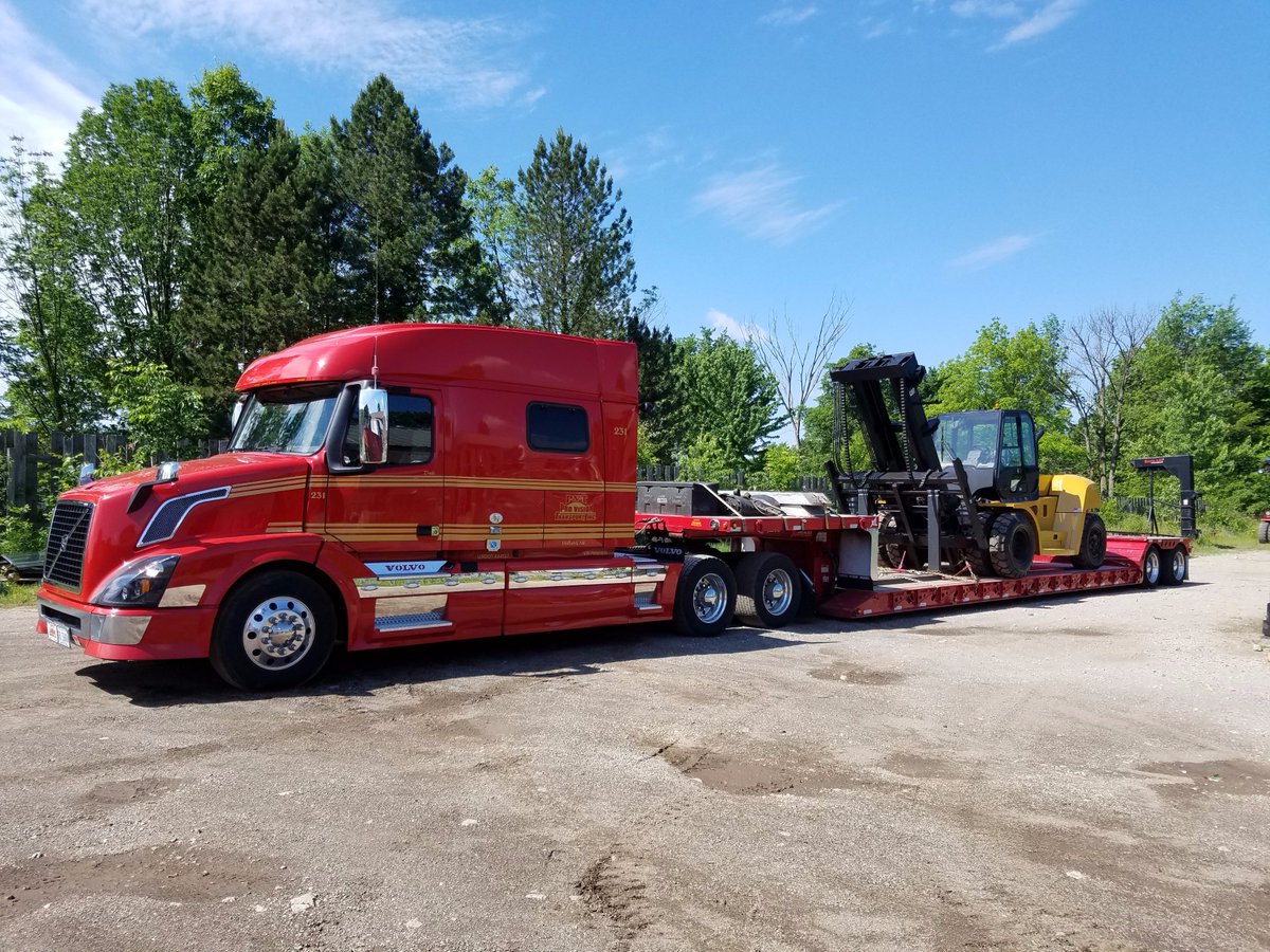 PVTDispatch's tweet image. Thanks to our driver Dale Moore for doing his part to keep America Rolling
#OTR
#caterpillar