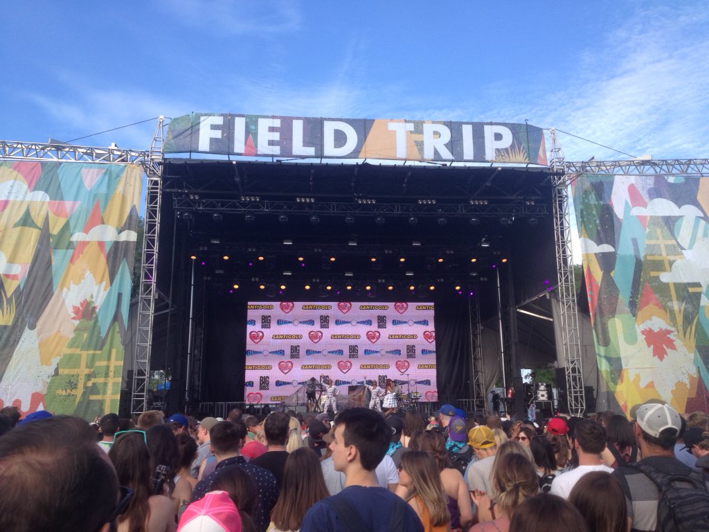 jstaniewski's tweet photo. @FieldTrip was a very cool festival. @Santigold brought the dancey vibes. https://t.co/KHm6cBOffl