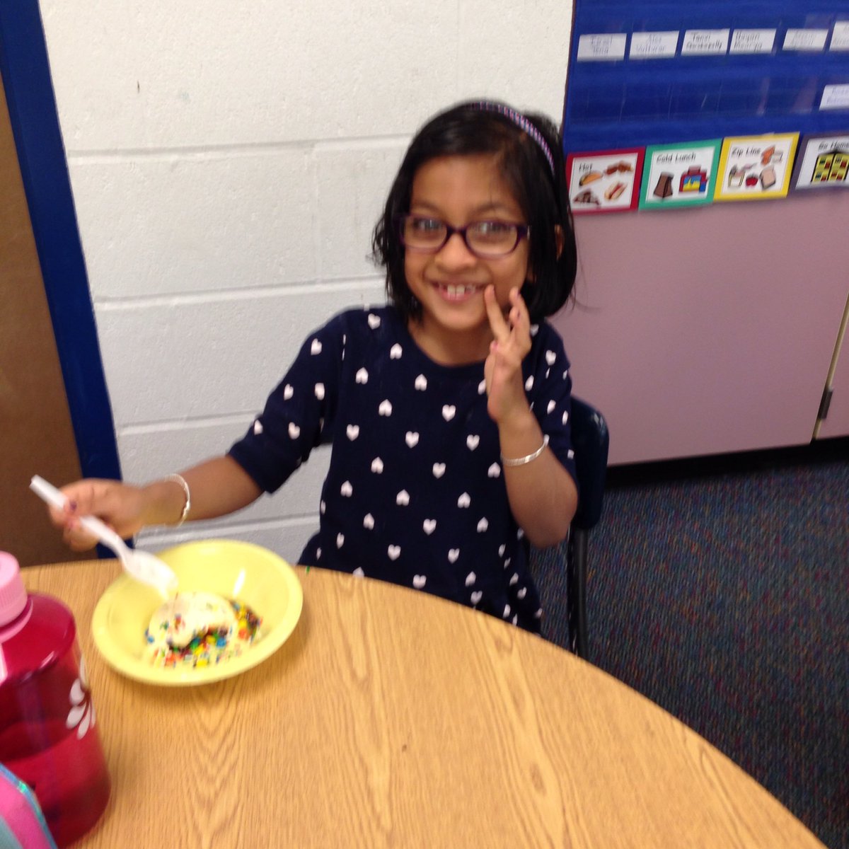 mrsarias1's tweet photo. Hooray! End of School Pizza/Ice Cream Party!  #ivyhillleague https://t.co/PpygW0gKmn