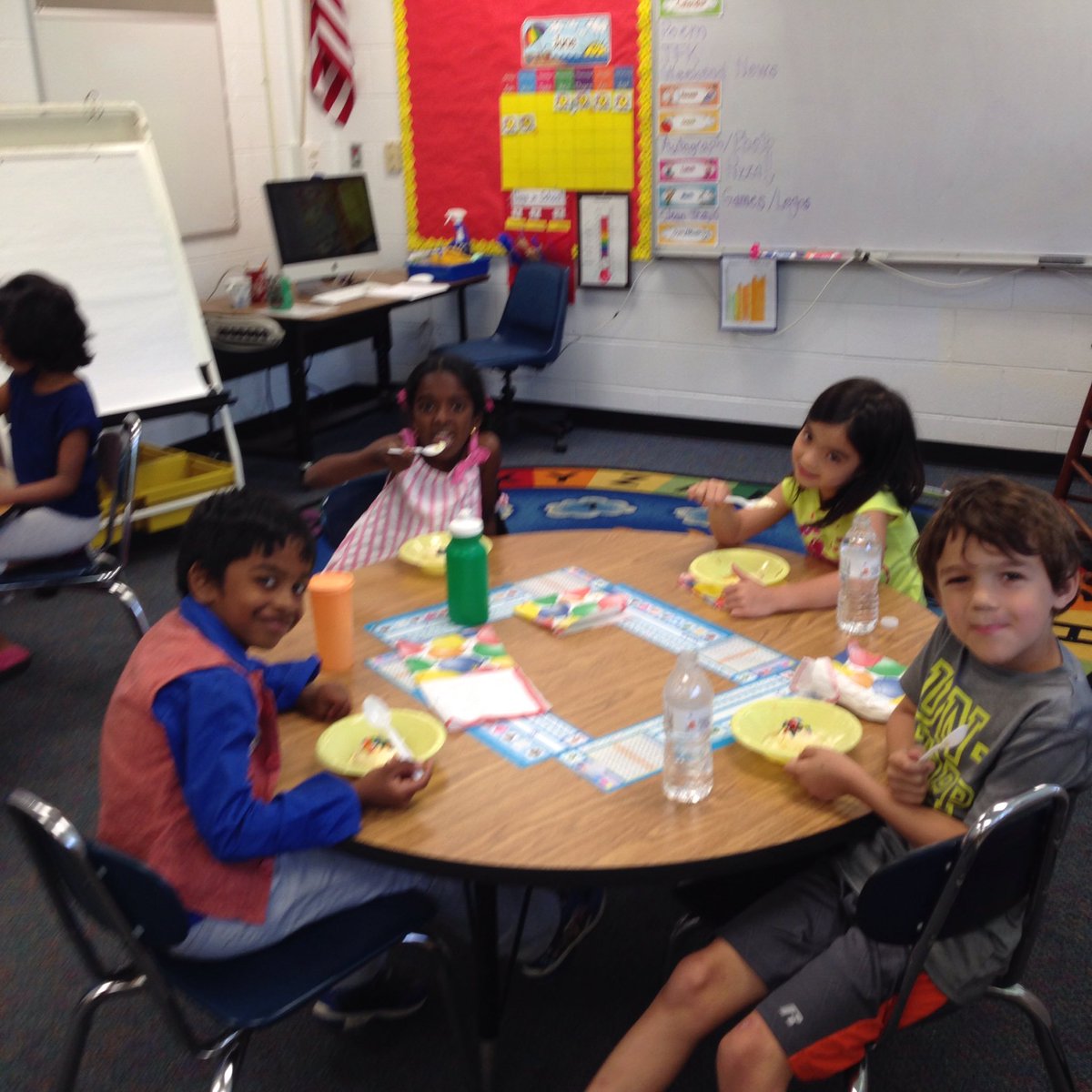 mrsarias1's tweet photo. Hooray! End of School Pizza/Ice Cream Party!  #ivyhillleague https://t.co/PpygW0gKmn