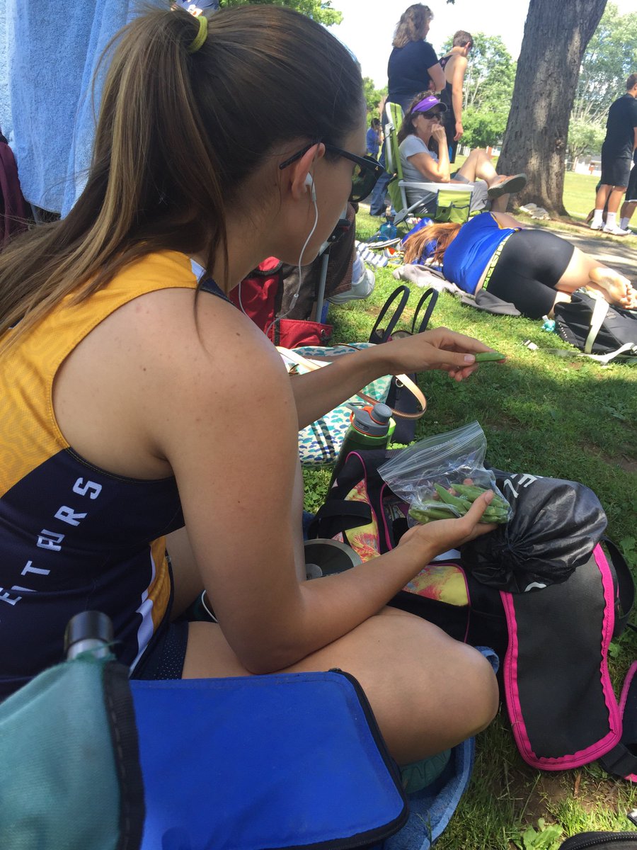 CoachBrousseau's tweet photo. Where's the strawberries?! Relaxing b4 #StateOpens #KarasFarewellDiscusTour #GoRara! #WAGirlsTrack @coachywarsky https://t.co/0Q5nJLwTqY