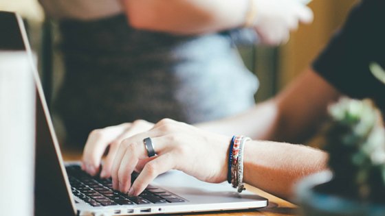 Substantium's tweet image. Mindful #Social and the #Community Manager bit.ly/25wfqAi #CMGR #socialmedia