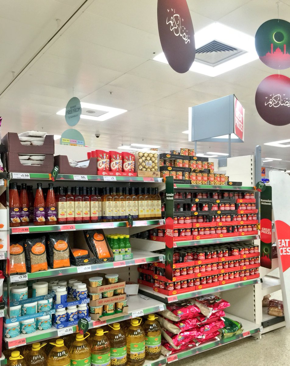 𝖸𝗈 𝖮𝗄𝖺𝖽𝖺 𝖧𝗈𝗐𝖾𝗅𝗅𝗌 英スーパーsainsbury Sには明日から始まるラマダン用の食べ物がいっぱい並んでいた 豚ゼラチン未使用のハラル仕様ハリボー も 日没後のイフタール食ではいつも以上に食べまくるので ラマダン中は太るらしい 𝖸𝗈 𝖮𝗄𝖺𝖽𝖺 𝖧𝗈𝗐𝖾𝗅𝗅𝗌 英スーパーsainsbury Sには明日から始まるラマダン用の食べ物がいっぱい並んでいた 豚ゼラチン未使用のハラル仕様ハリボー も 日没後のイフタール食ではいつも以上に食べまくるので ラマダン中は太るらしい