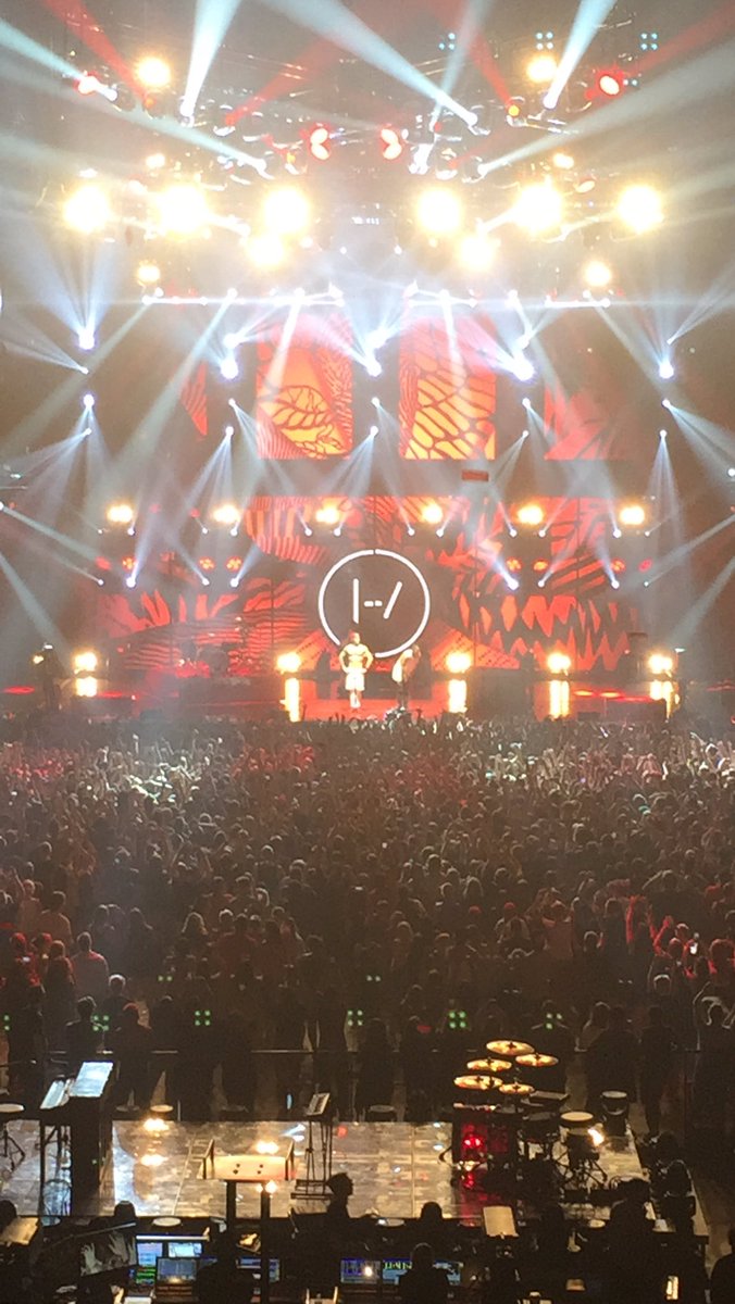 2002Accord's tweet photo. Twenty One Pilots did not disappoint last night https://t.co/UqBvFFwdcI