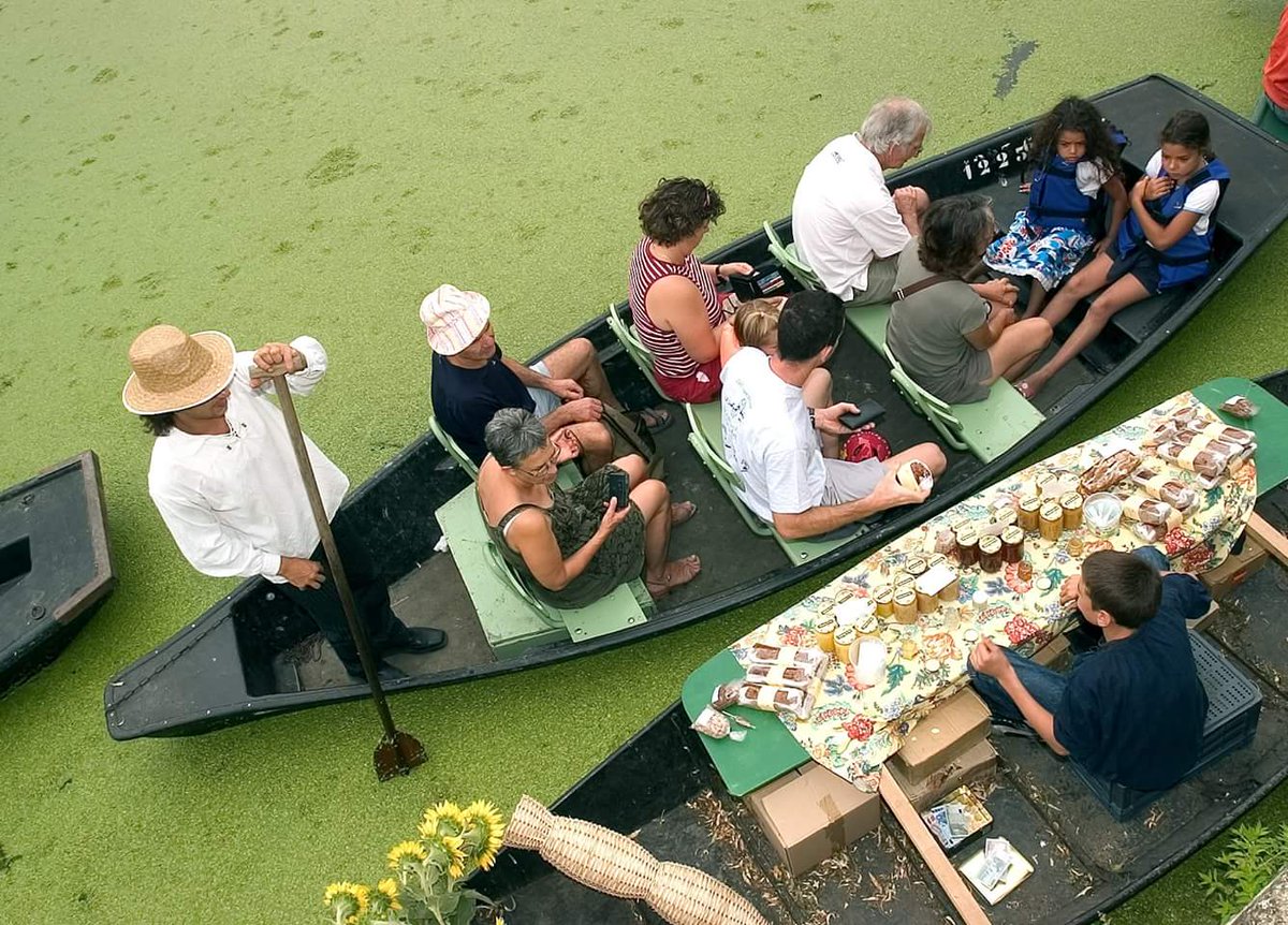 Connaissez-vous le marché sur l'eau dans le #maraispoitevin en #deuxsevres ? + d'infos goo.gl/jxJy71