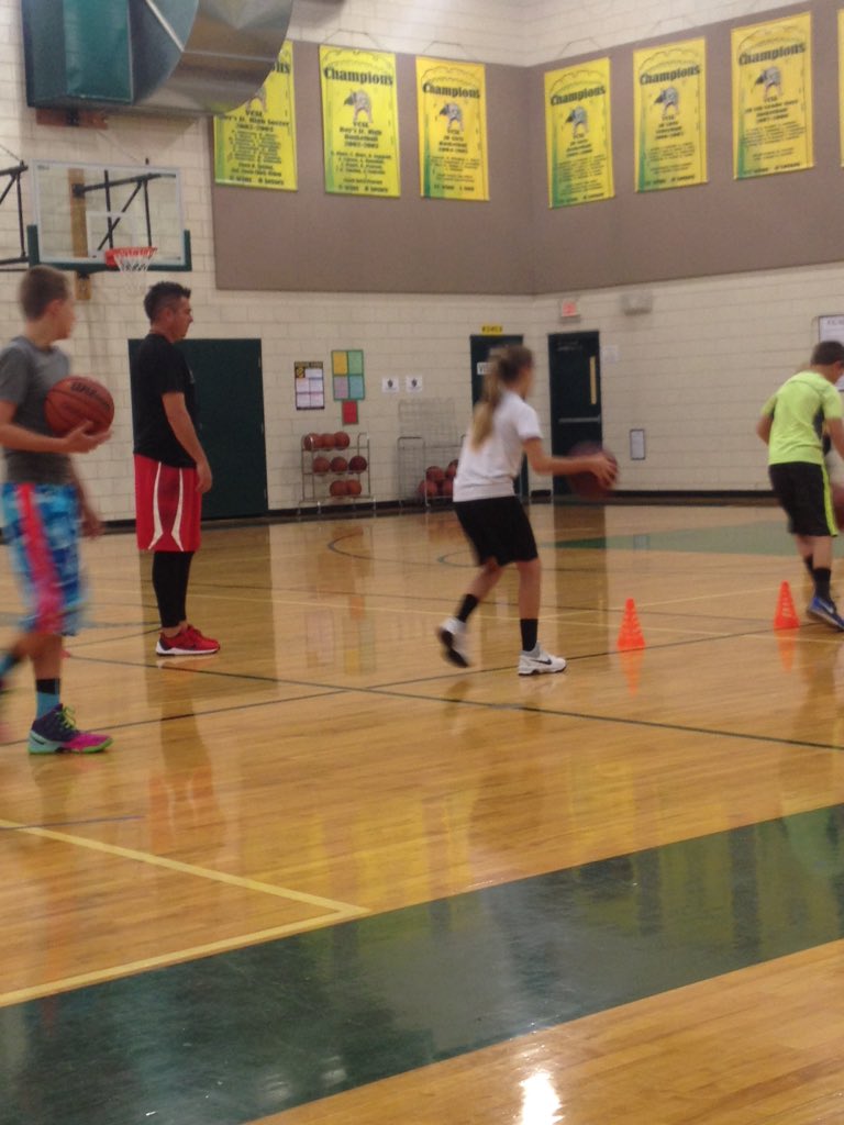 GinaMarie51480's tweet photo. Monday morning. 🏀 #AZPowerBasketball  @lily_woody5 https://t.co/3aYKjJaXwX