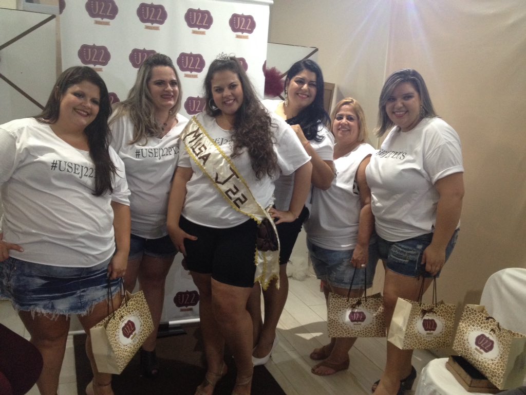 j22modaplus's tweet photo. #musa #musaj22 #j22plus #j22modaplus #j22 #plus #plussize #gordinha #linda #fashion #chic #sexy #desfile #glamurosa https://t.co/jVU0ZKhkGF