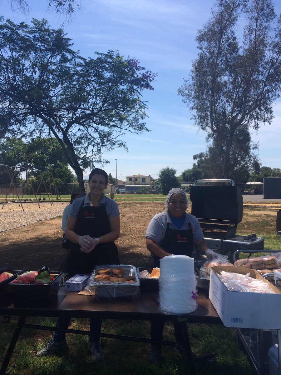 FelicitaSchool's tweet photo. Thnx to our amazing Cafeteria staff @FelicitaSchool for putting together a Yummy 5th BBQ https://t.co/0edLHT2xSo