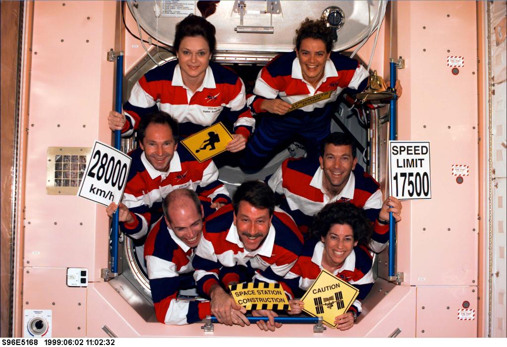 #OTD in 1999, the STS-96 (Discovery) crew returned to Earth after becoming the first shuttle to dock with the #ISS