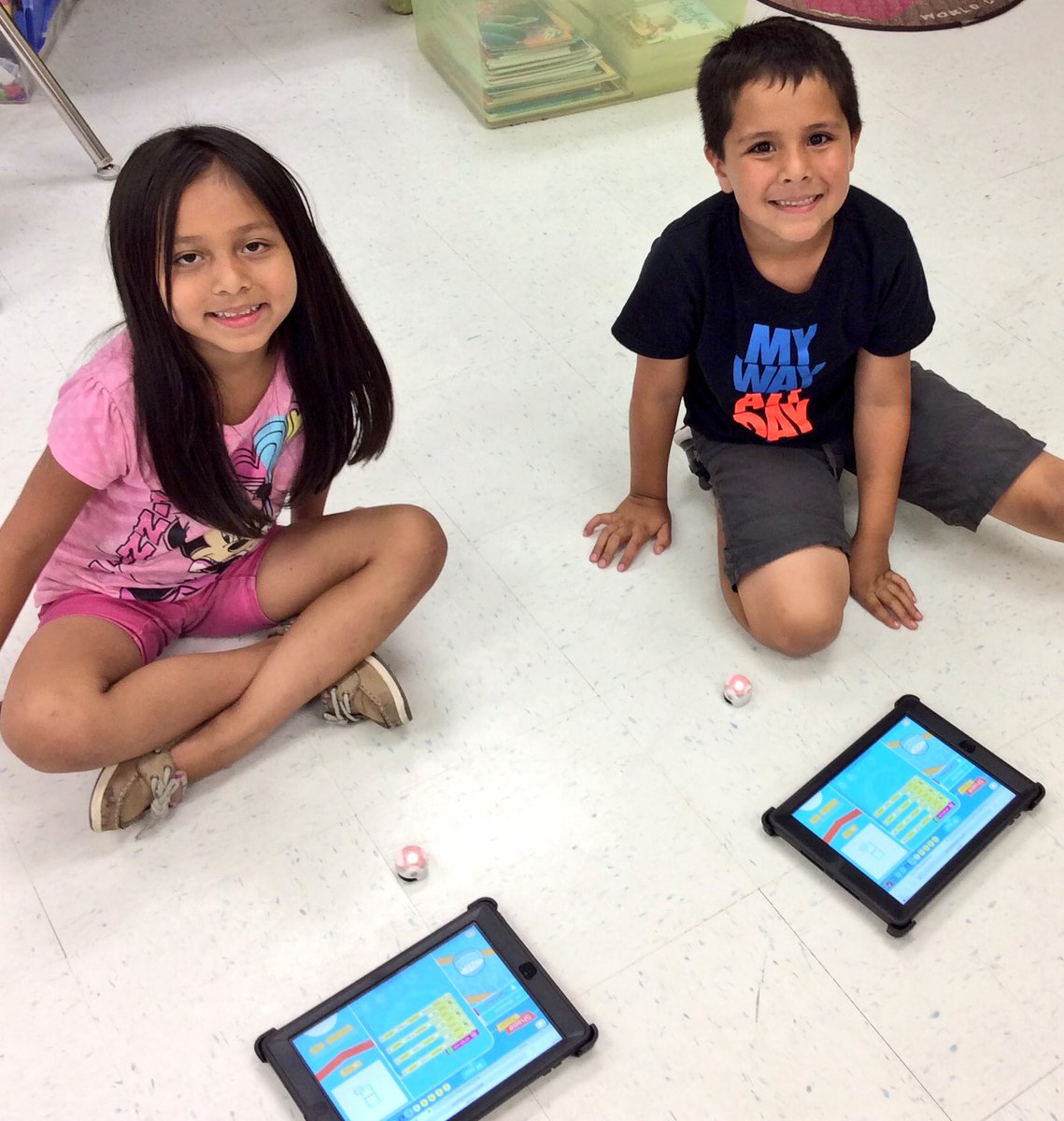 morrisallstars's tweet photo. We are #KidsWhoCode @osmo @hourofcode @OZOBOT https://t.co/XQEfJbZ2HN