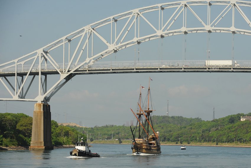 cctphotographer's tweet photo. Mayflower II passes under the Sagamore Bridge Monday morning on its way to Plymouth. @capecodtimes @plimoth https://t.co/rdBU2XobFS