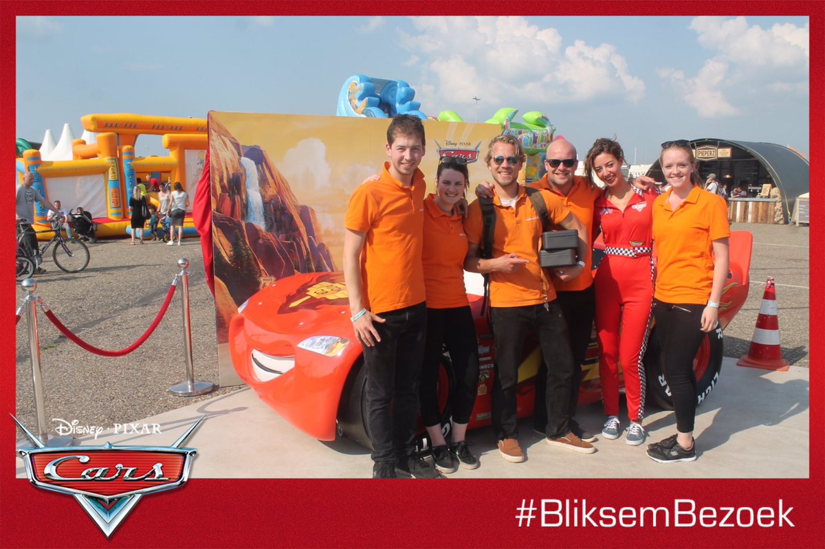 TasteDutch's tweet photo. Na afloop van de Max Verstappen Dagen wilden wij natuurlijk ook even op de @sharingboxNL #bliksembezoek https://t.co/vxZevieVe7