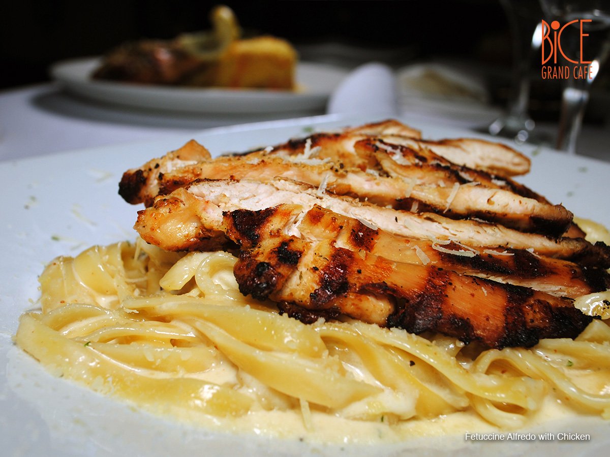 BiceGrandCafe's tweet photo. Craving  a #pasta? We highly recommend our 'Fettuccine Alfredo with Chicken' https://t.co/gaNF941JDu
