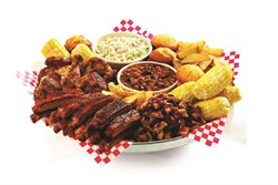 Free picnic table setting with your $200 order from Famous Dave's in June! 763-512-1212
meetingmeals.com/famous-daves-6