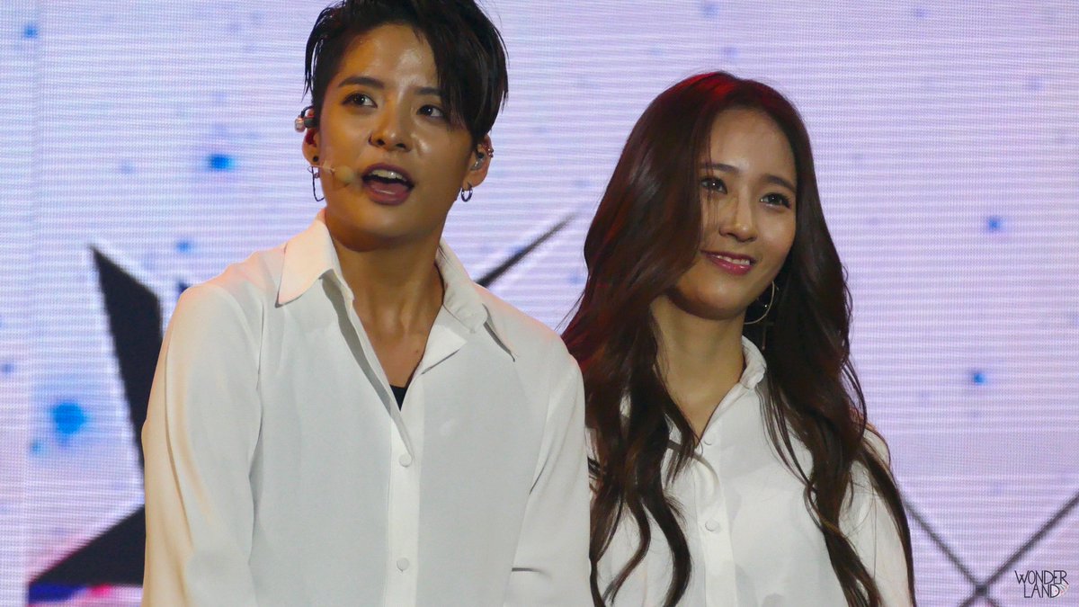 160602 f(x) Amber \u0026 Krystal @ KCON Paris #에프엑스 #fx #Amber #엠버 #Krystal  #Kryber, image size:1200x675