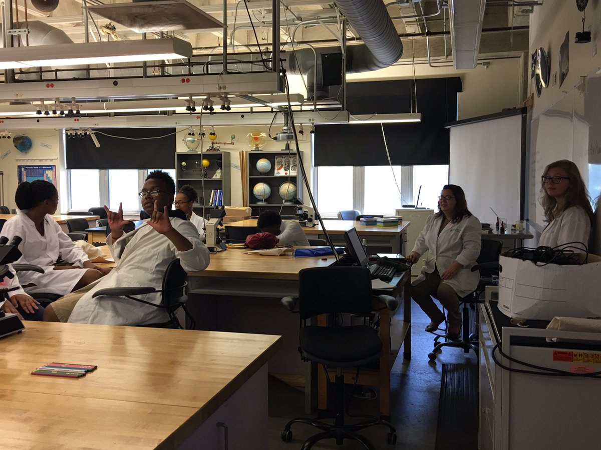 DeanVA_ucwv's tweet photo. @UCWV #UareConnected #GenesisInstitute enjoying their first day of classes https://t.co/O6YJEseHhh