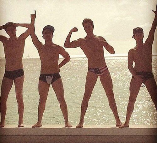 arianagfallfor's tweet photo. Big Time Rush https://t.co/1nlp7Lke88