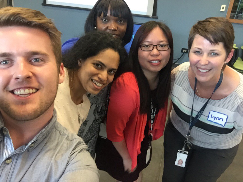 LynnClarkTweets's tweet photo. #selfiewithapromotee #GBSCACelebrationDay https://t.co/YdYNYk6YKf