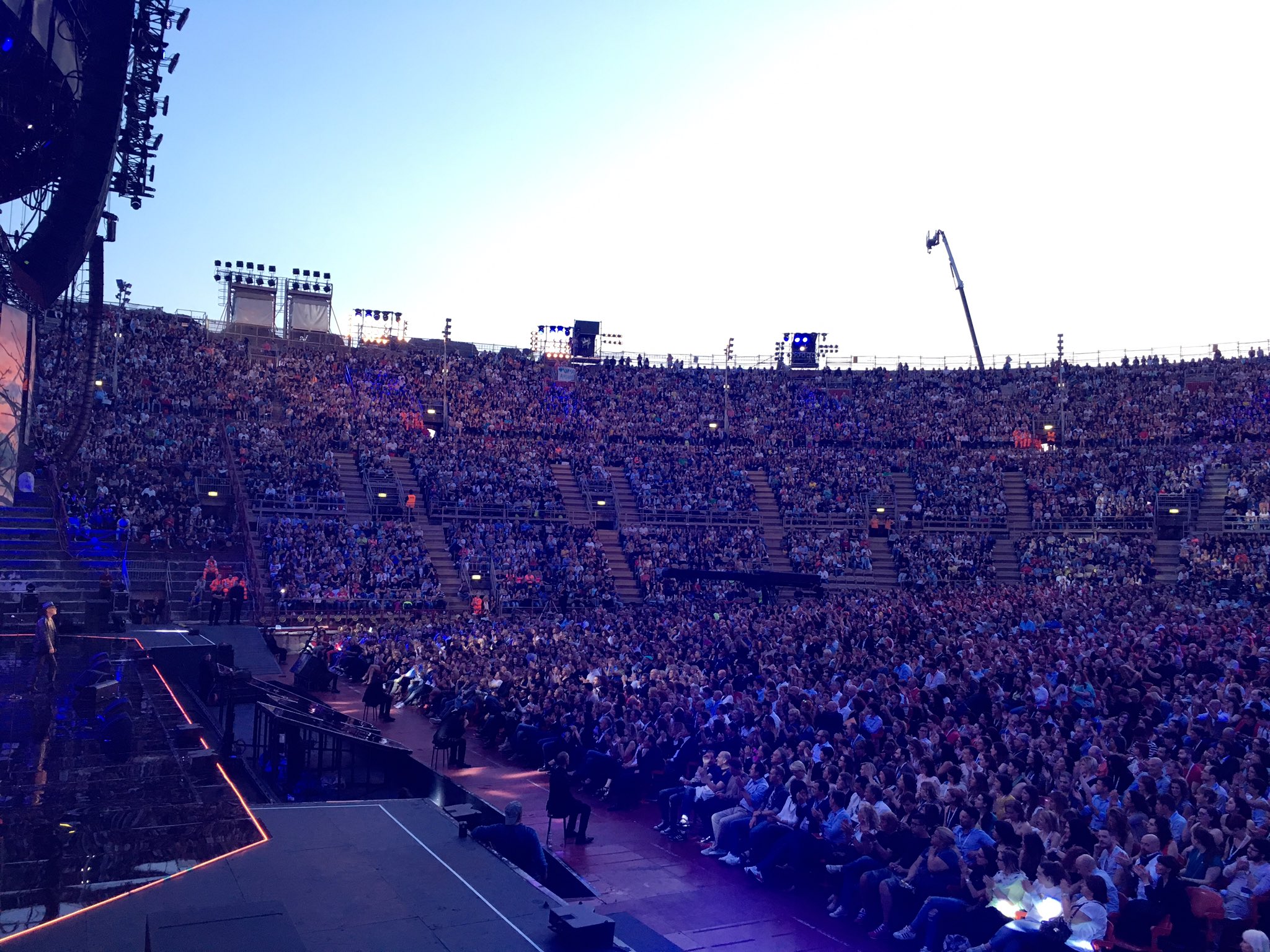 RTL 102.5 on Twitter: "Al via il grande show del decennale ...