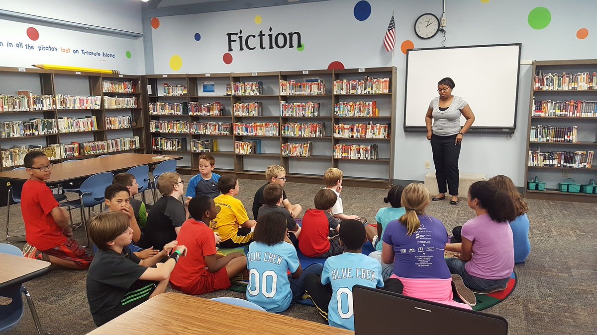 hive_robotics's tweet photo. Our first annual robotics camp featureing CHS, CMS, Red Bridge, and Indian creek #first #legoLeague  #hiverobotics https://t.co/KqKjnk2yIJ