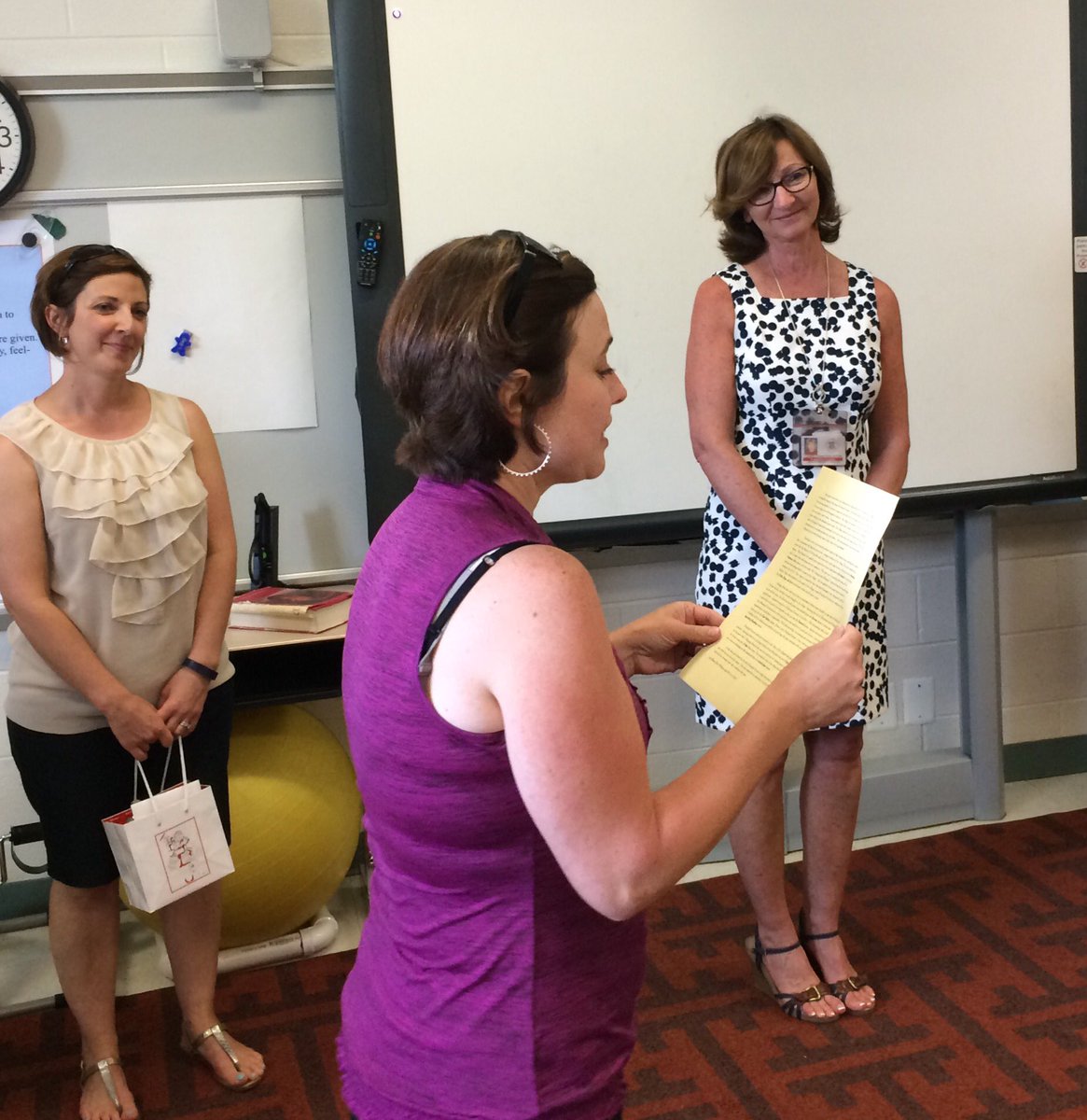 LovettsvilleES's tweet photo. Mrs. Forcino was presented with a Pandora bracelet from the staff, honoring her 17 years @LovettsvilleES! #lov16 https://t.co/gLeXI6xKCK
