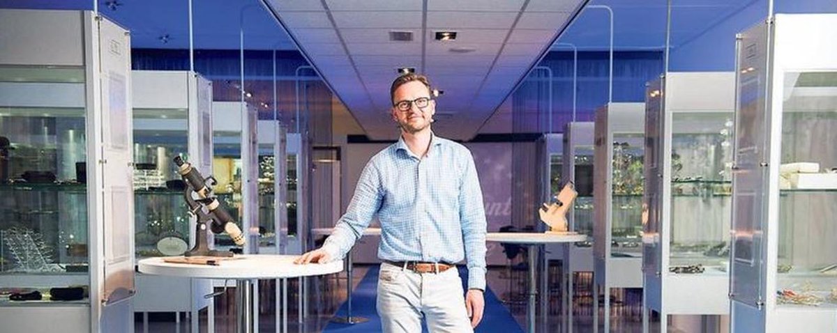 dvhn_nl's tweet photo. #Brillenmuseum in #brillenwinkel https://t.co/xjxwsIWgDJ https://t.co/hZHWpNTIQj