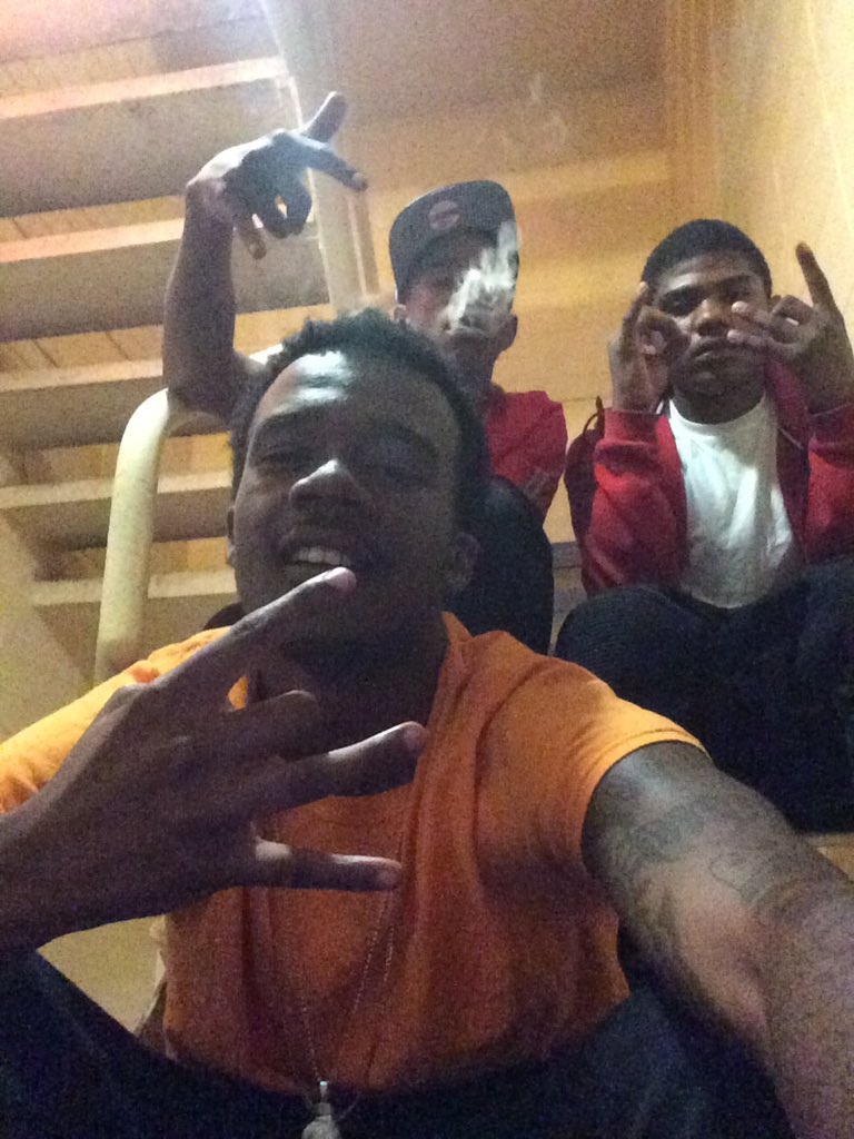 MarcusFrmDaO's tweet image. Keep 🅱💰⛽️ Behind me cause I know how they coming 💂🏾